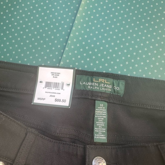 NWT LRL Lauren Jeans Co size 10 x 32 length
Modern straight curvy - Picture 7 of 8
